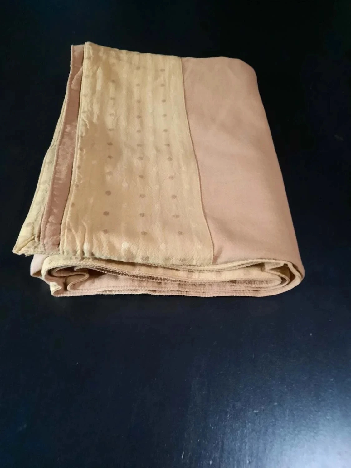 🥀Grande nappe neuve en coton épais de très belle qualité 220 x 280 cm. – photo 3